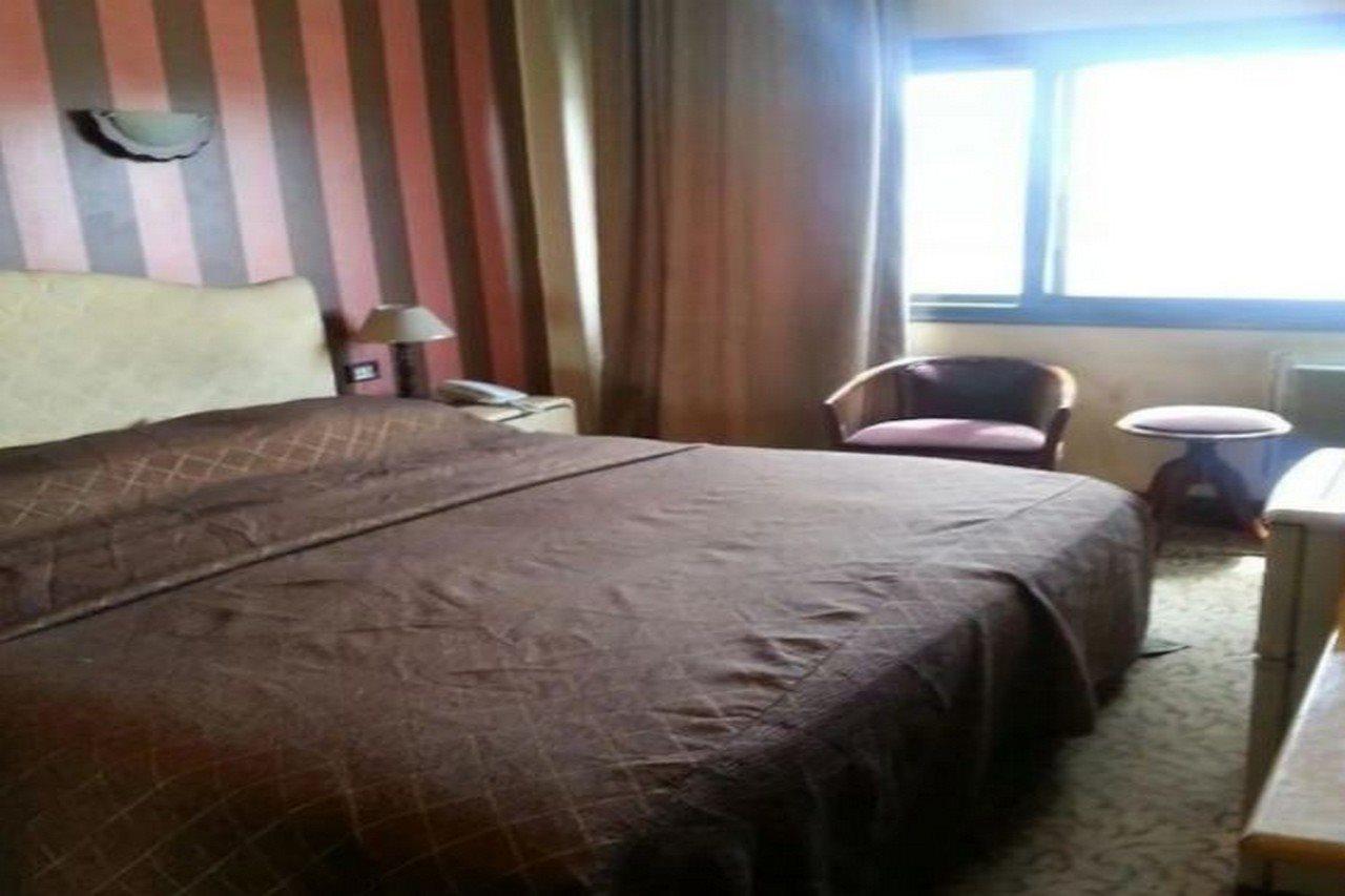 Oasis Hotel Heliopolis Kairo Bagian luar foto